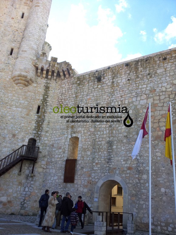 En el Castillo hay un apartado dedicado a la gastronomía de La Alcarria donde puede verse los Aceites de la D.O. Aceite de La Alcarria